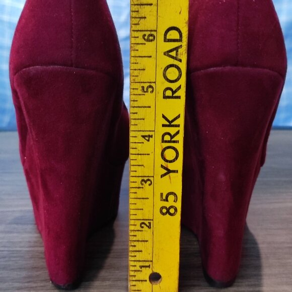 JustFab wedge burgundy suede size 7 - Picture 8 of 8